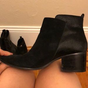 Black Tahari boots